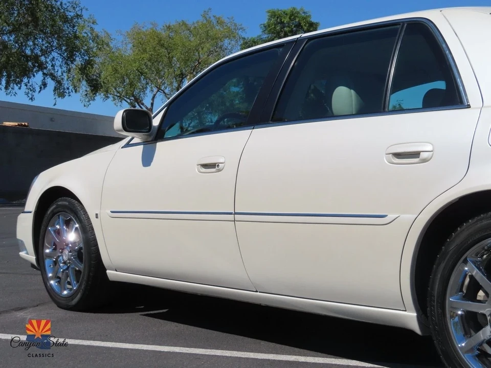 2009 Cadillac DTS - Image 21 of 21