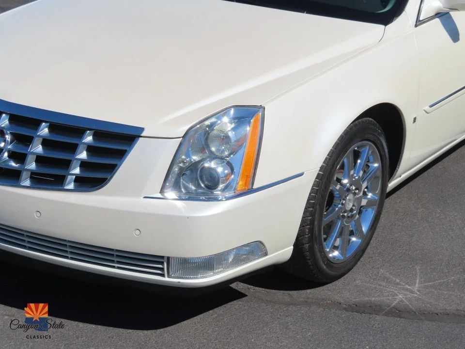 2009 Cadillac DTS - Image 13 of 21