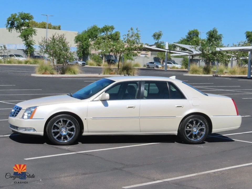 2009 Cadillac DTS - Image 8 of 21
