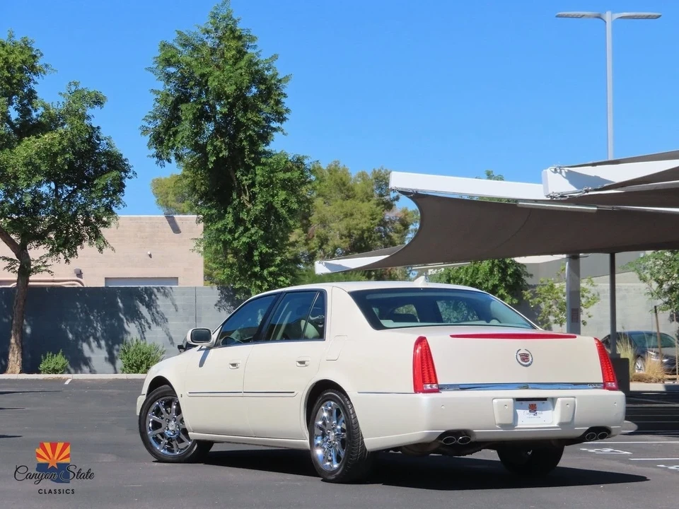 2009 Cadillac DTS - Image 2 of 21