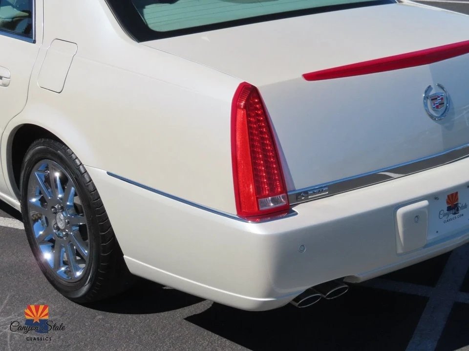 2009 Cadillac DTS - Image 15 of 21