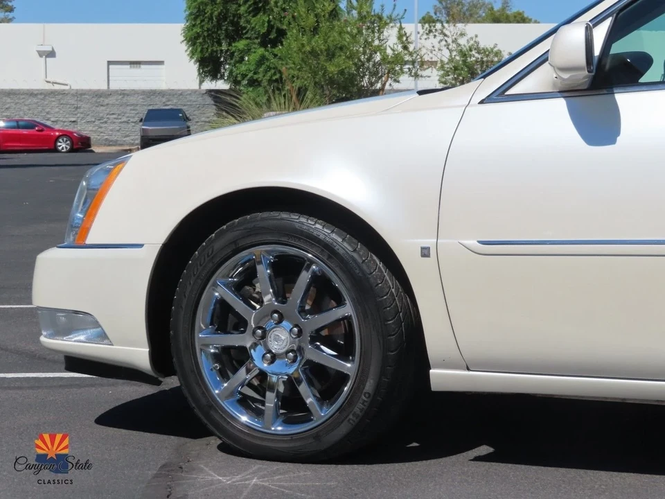2009 Cadillac DTS - Image 17 of 21