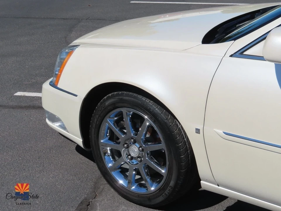 2009 Cadillac DTS - Image 12 of 21