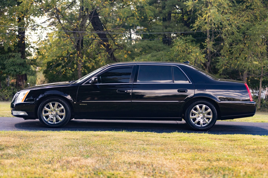 2009 Cadillac DTS - Image 22 of 31
