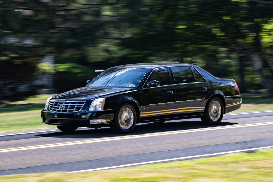 2009 Cadillac DTS - Image 4 of 31