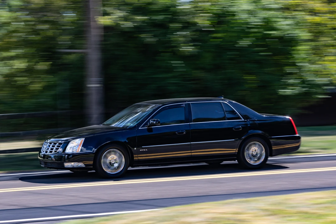 2009 Cadillac DTS - Image 5 of 31