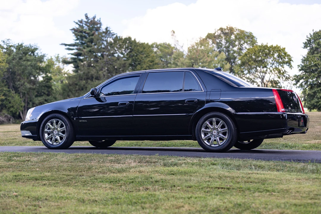 2009 Cadillac DTS - Image 24 of 31