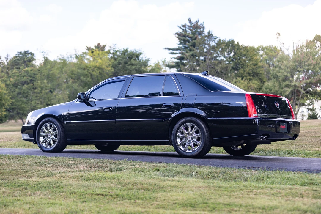 2009 Cadillac DTS - Image 23 of 31