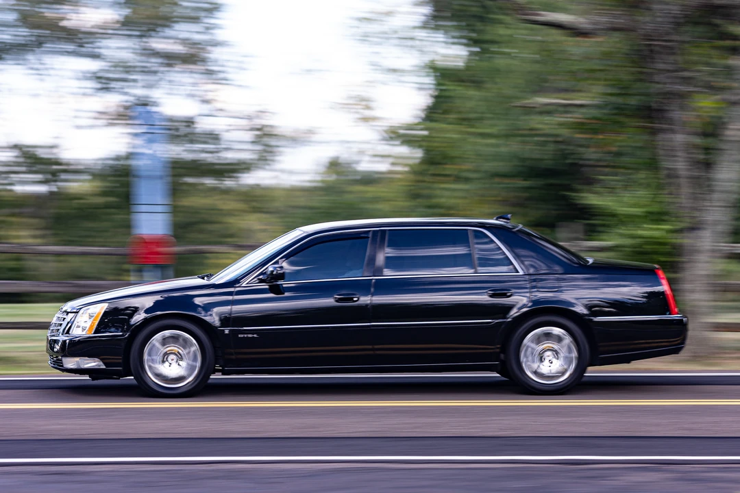 2009 Cadillac DTS - Image 6 of 31