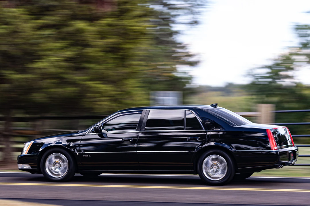 2009 Cadillac DTS - Image 9 of 31