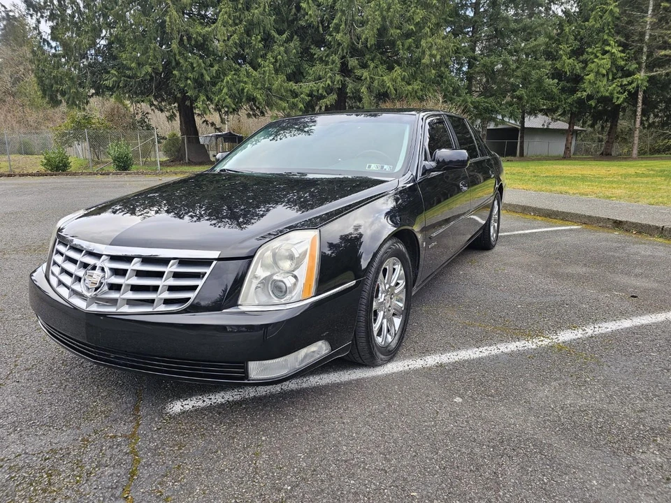 2009 Cadillac DTS - Image 3 of 31