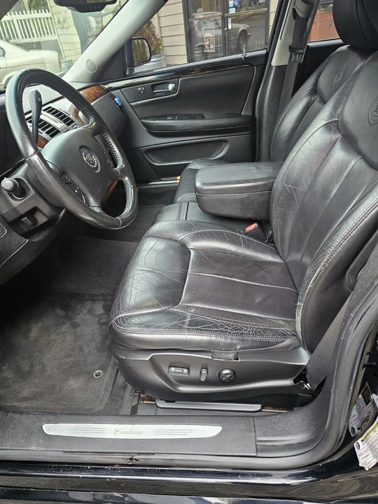 2009 Cadillac DTS - Image 30 of 31