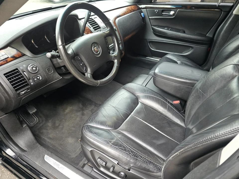 2009 Cadillac DTS - Image 28 of 31