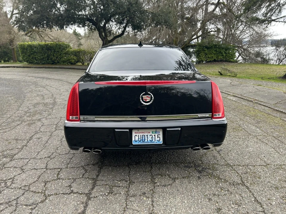 2009 Cadillac DTS - Image 10 of 31