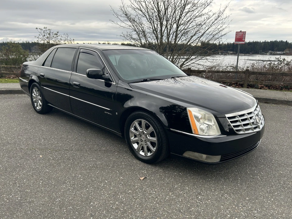 2009 Cadillac DTS - Image 7 of 31