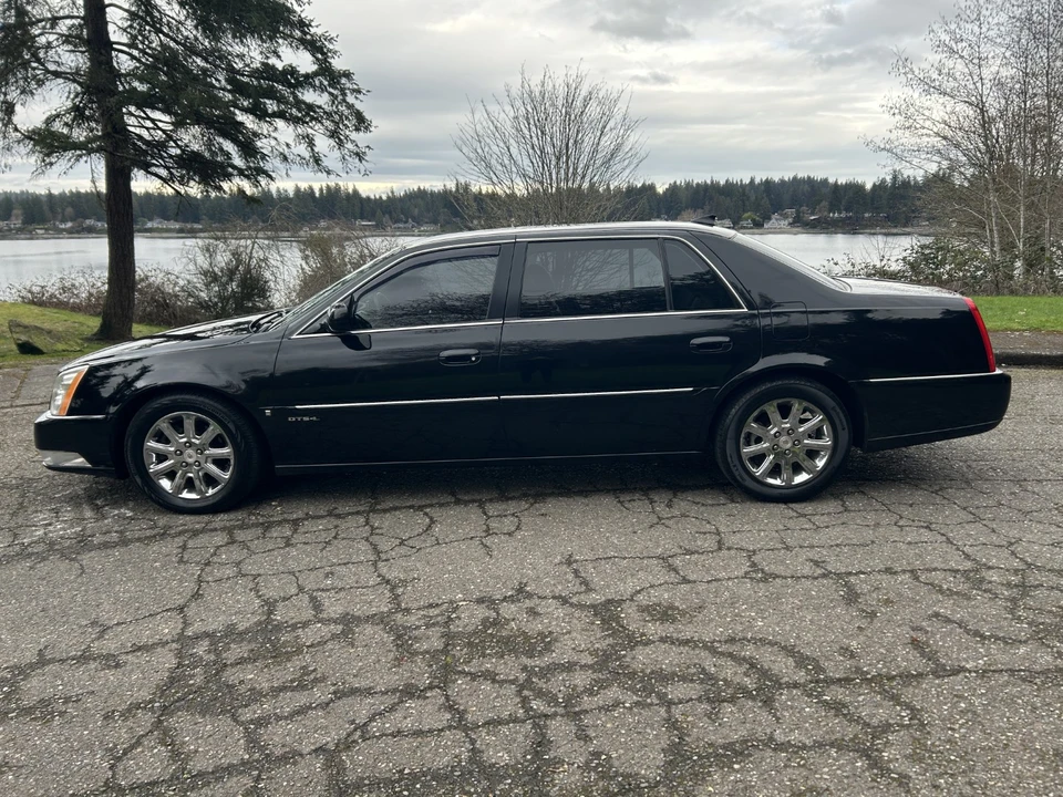2009 Cadillac DTS - Image 12 of 31