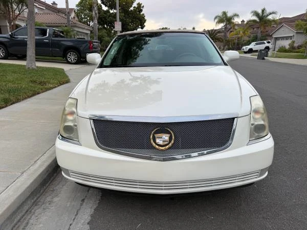 2009 Cadillac DTS - Image 3 of 31