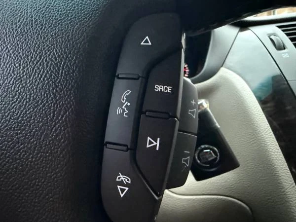 2009 Cadillac DTS - Image 15 of 31