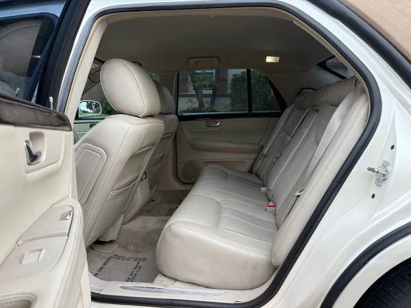 2009 Cadillac DTS - Image 11 of 31
