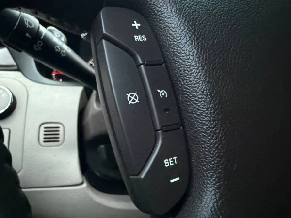 2009 Cadillac DTS - Image 16 of 31
