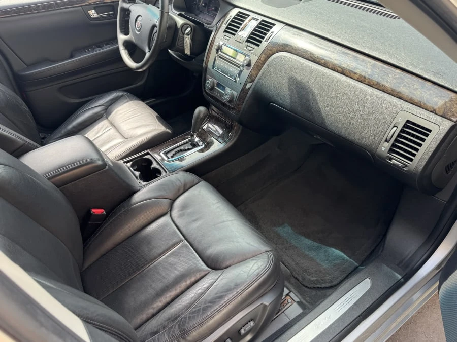 2009 Cadillac DTS - Image 9 of 12
