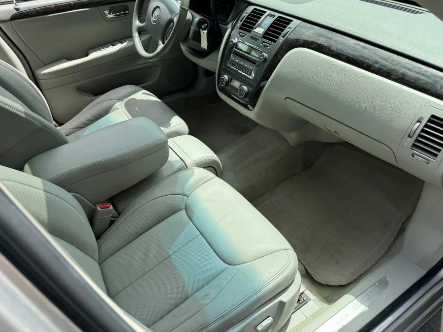 2009 Cadillac DTS - Image 6 of 8