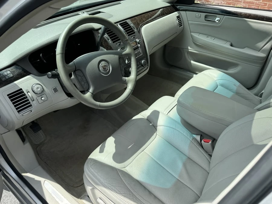 2009 Cadillac DTS - Image 4 of 8