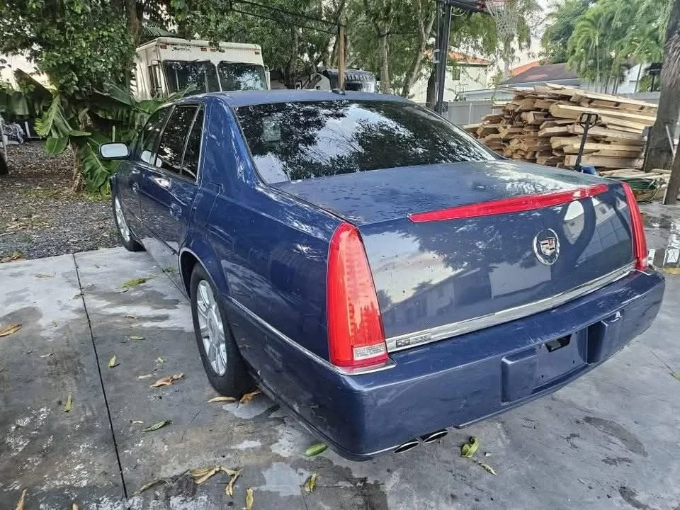 2009 Cadillac DTS - Image 3 of 7