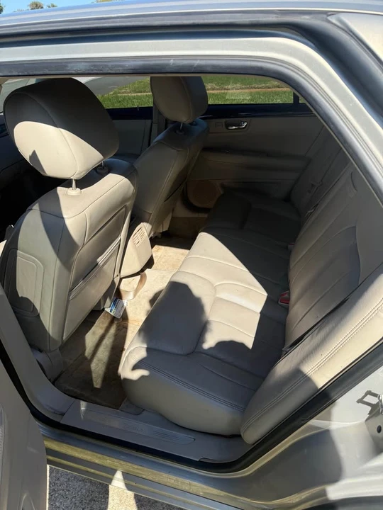 2009 Cadillac DTS - Image 11 of 14