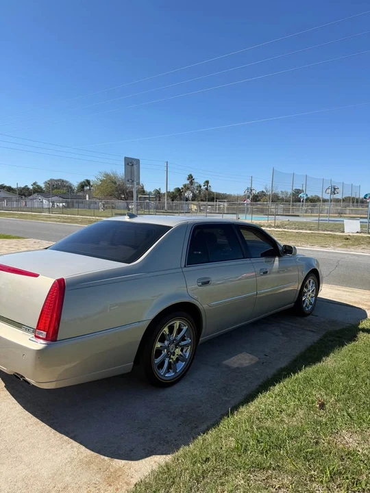 2009 Cadillac DTS - Image 5 of 14
