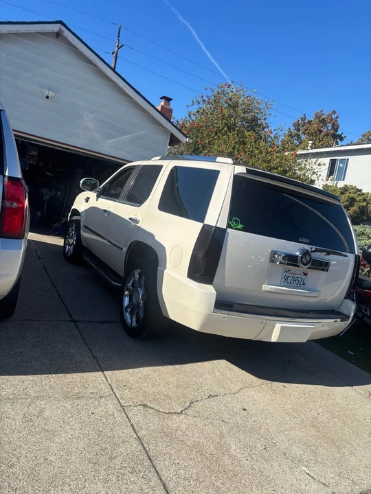 2009 Cadillac Escalade & EXT 3rd Gen - Image 5 of 8