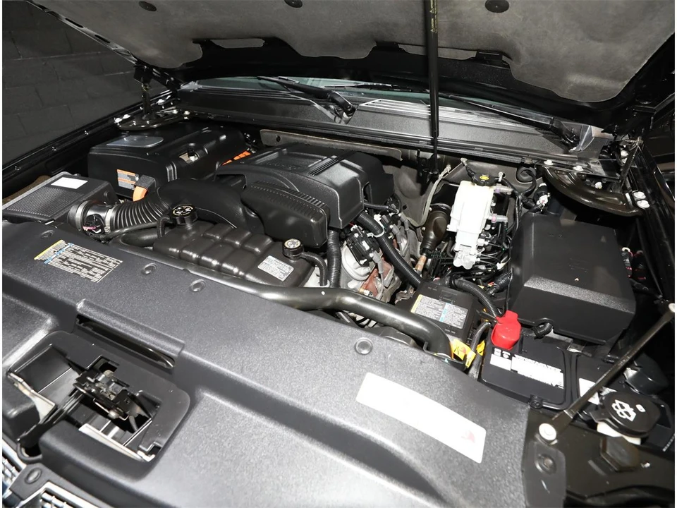 2009 Cadillac Escalade & EXT 3rd Gen - Image 2 of 31