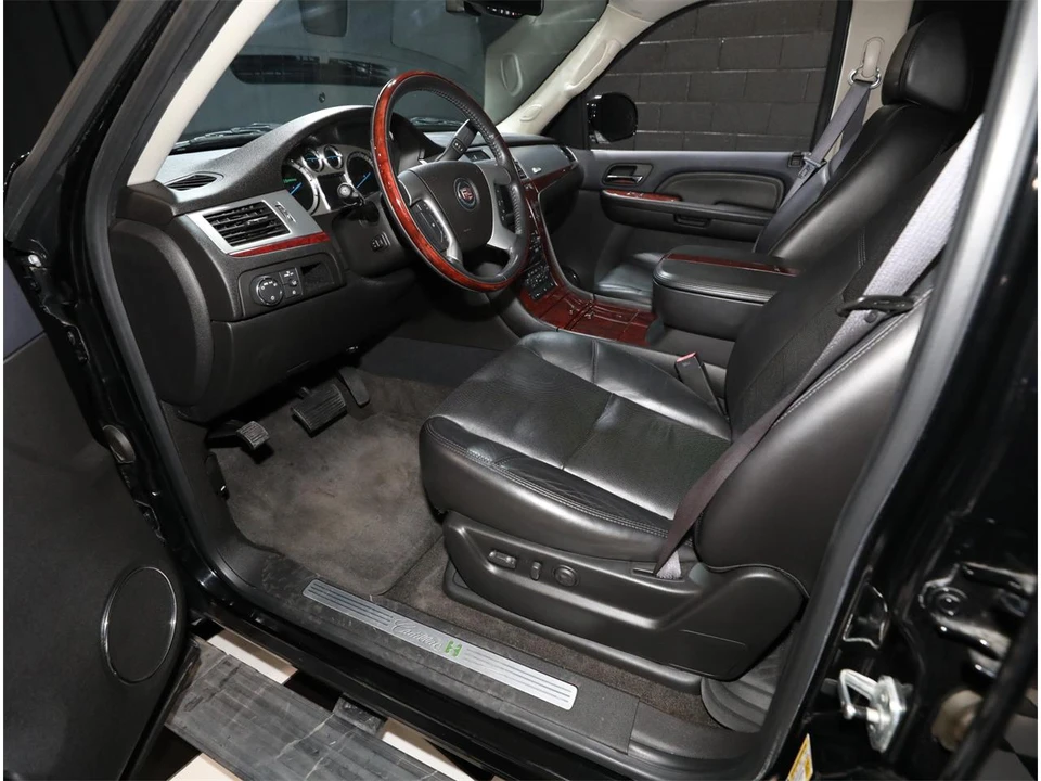 2009 Cadillac Escalade & EXT 3rd Gen - Image 3 of 31