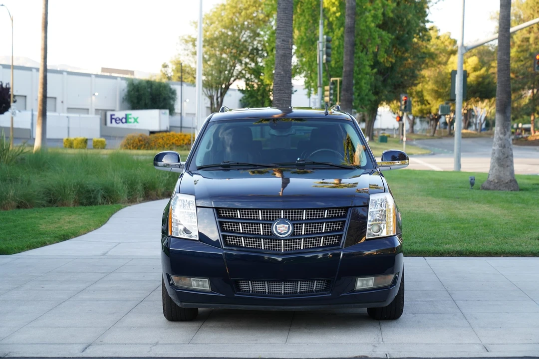 2009 Cadillac Escalade & EXT 3rd Gen - Image 3 of 31