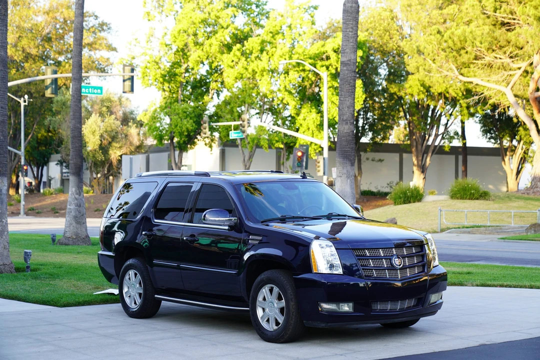 2009 Cadillac Escalade & EXT 3rd Gen - Image 4 of 31