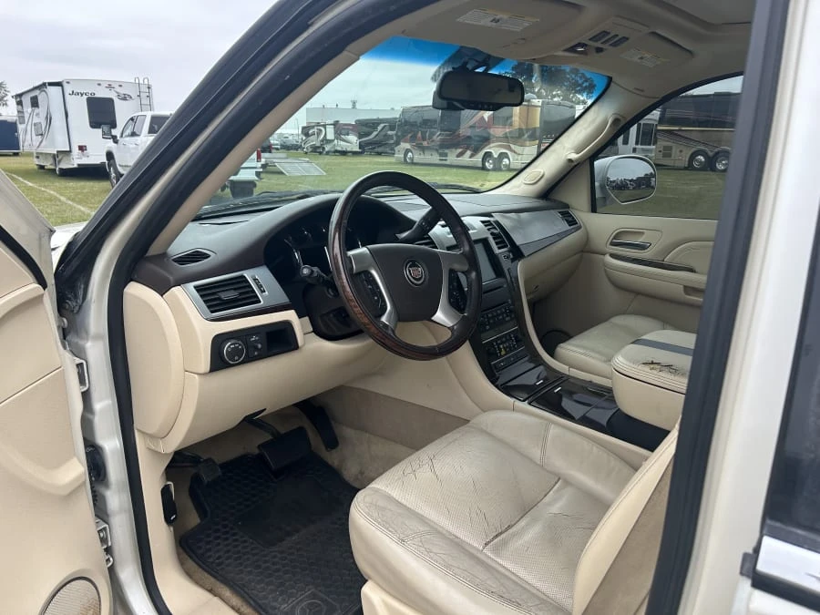 2009 Cadillac Escalade & EXT 3rd Gen - Image 8 of 14