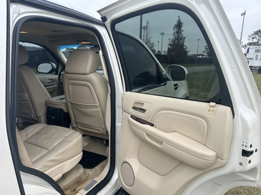 2009 Cadillac Escalade & EXT 3rd Gen - Image 9 of 14