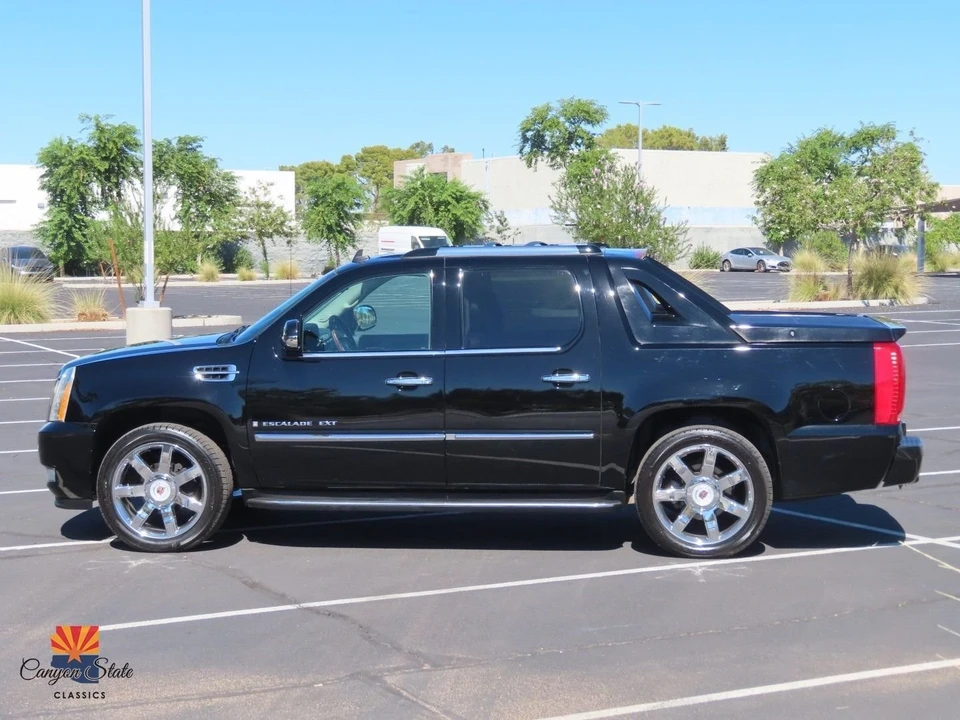 2009 Cadillac Escalade & EXT 3rd Gen - Image 9 of 21