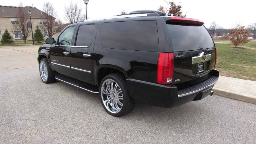 2009 Cadillac Escalade & EXT 3rd Gen - Image 3 of 11