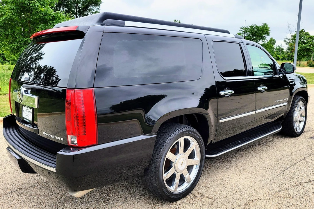 2009 Cadillac Escalade & EXT 3rd Gen - Image 4 of 31