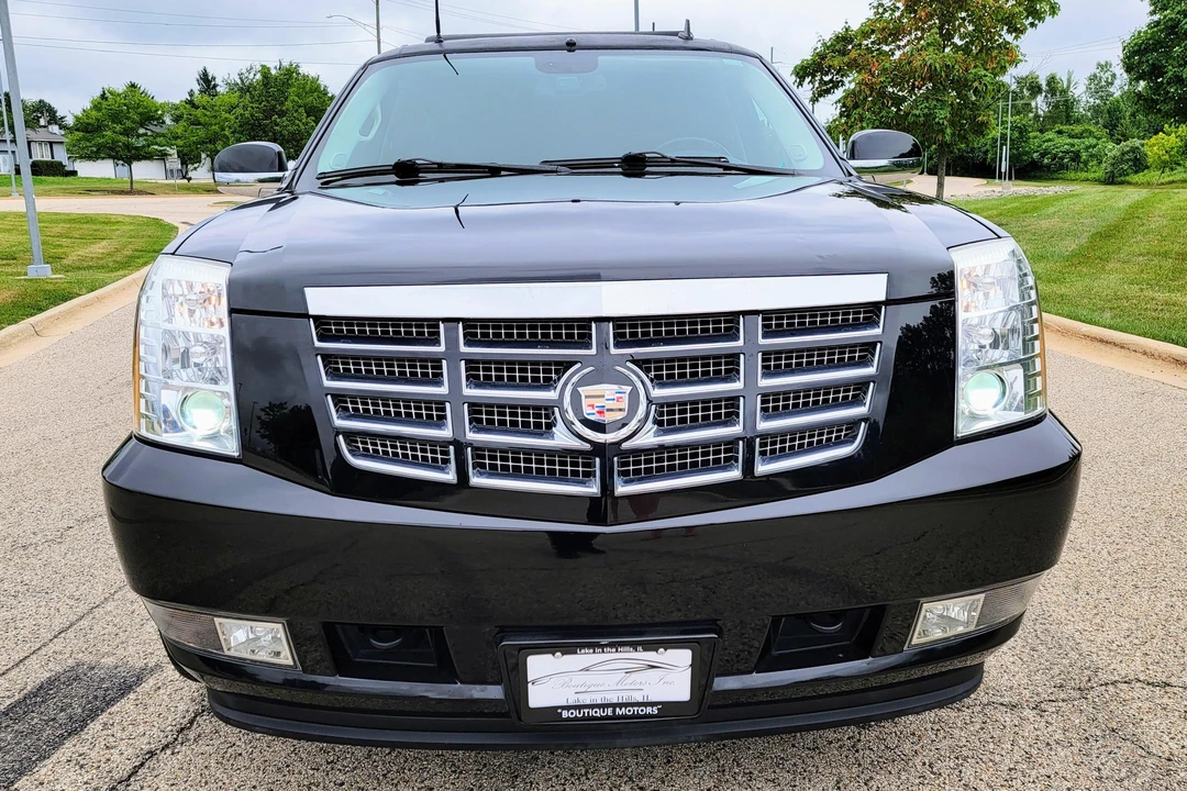 2009 Cadillac Escalade & EXT 3rd Gen - Image 2 of 31