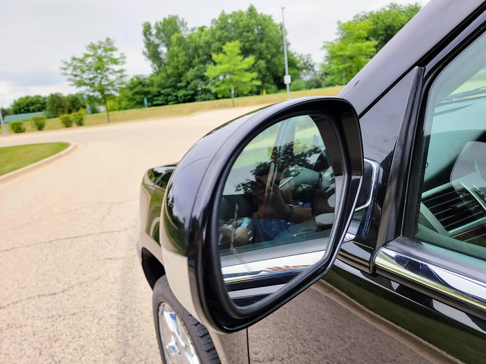 2009 Cadillac Escalade & EXT 3rd Gen - Image 13 of 31