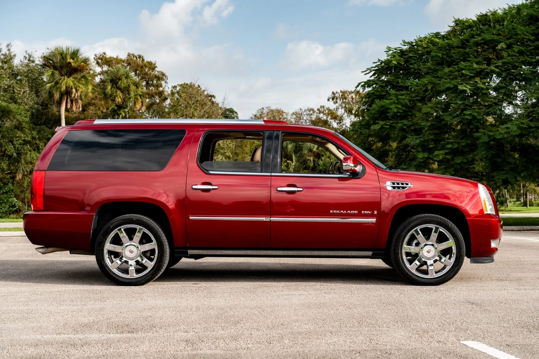 2009 Cadillac Escalade & EXT 3rd Gen - Image 5 of 31