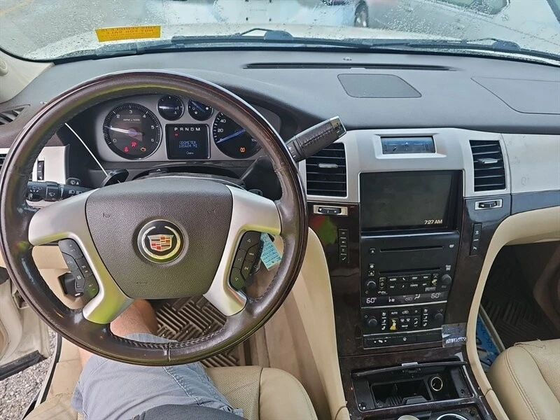 2009 Cadillac Escalade & EXT 3rd Gen - Image 14 of 21