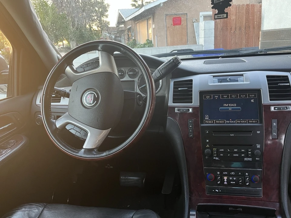 2009 Cadillac Escalade & EXT 3rd Gen - Image 11 of 21