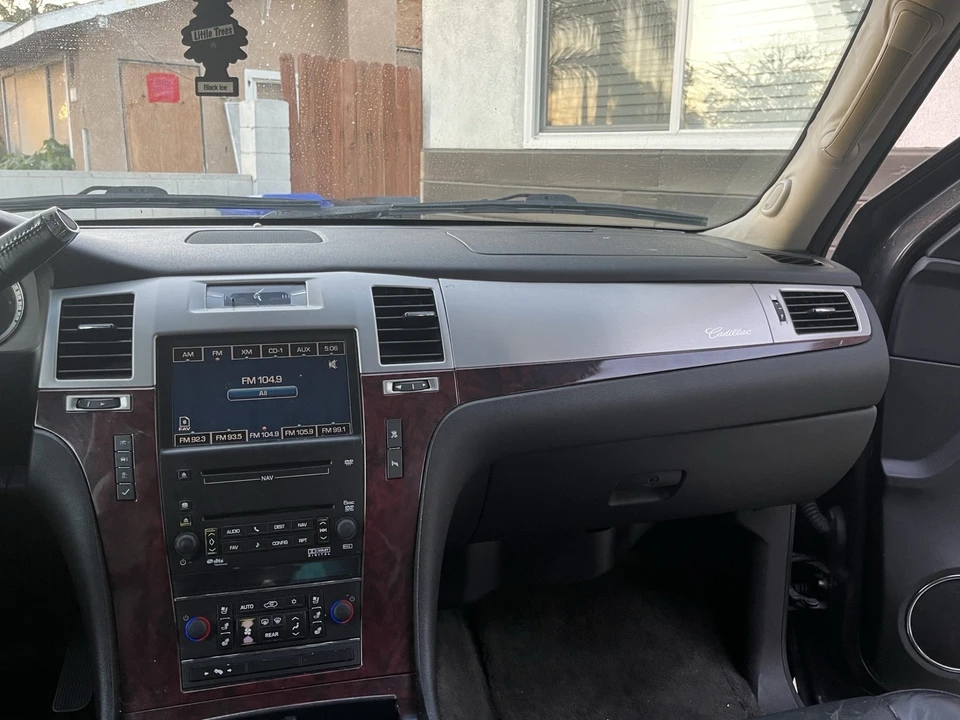 2009 Cadillac Escalade & EXT 3rd Gen - Image 10 of 21