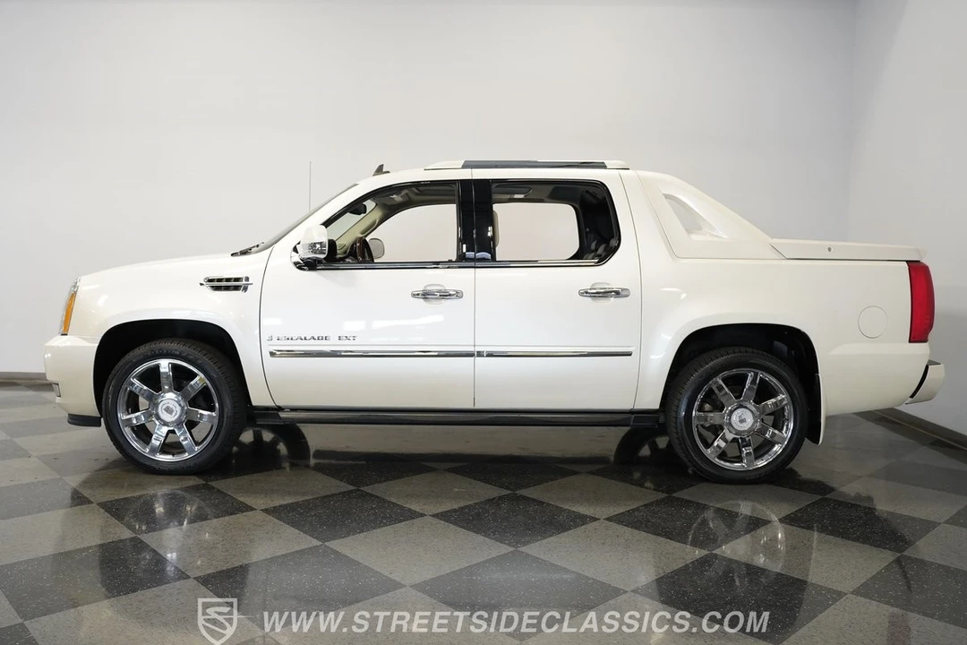 2009 Cadillac Escalade & EXT 3rd Gen - Image 3 of 21