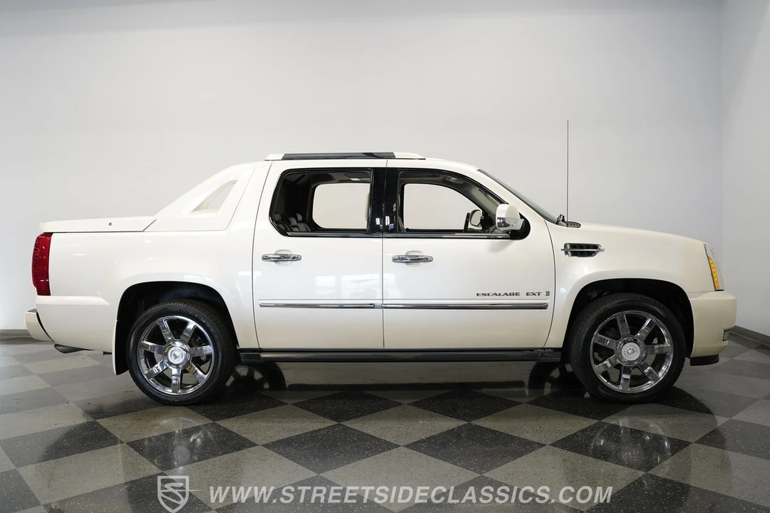 2009 Cadillac Escalade & EXT 3rd Gen - Image 18 of 21