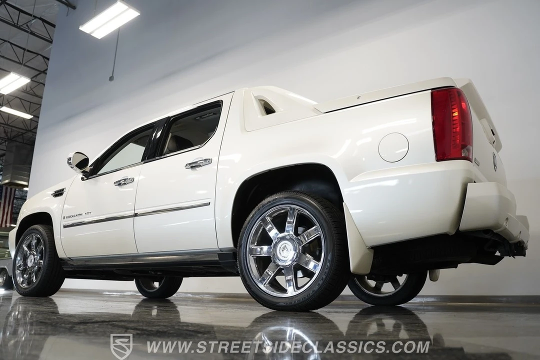 2009 Cadillac Escalade & EXT 3rd Gen - Image 13 of 21