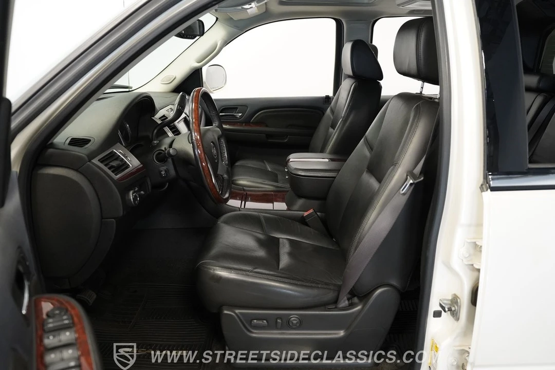 2009 Cadillac Escalade & EXT 3rd Gen - Image 4 of 21